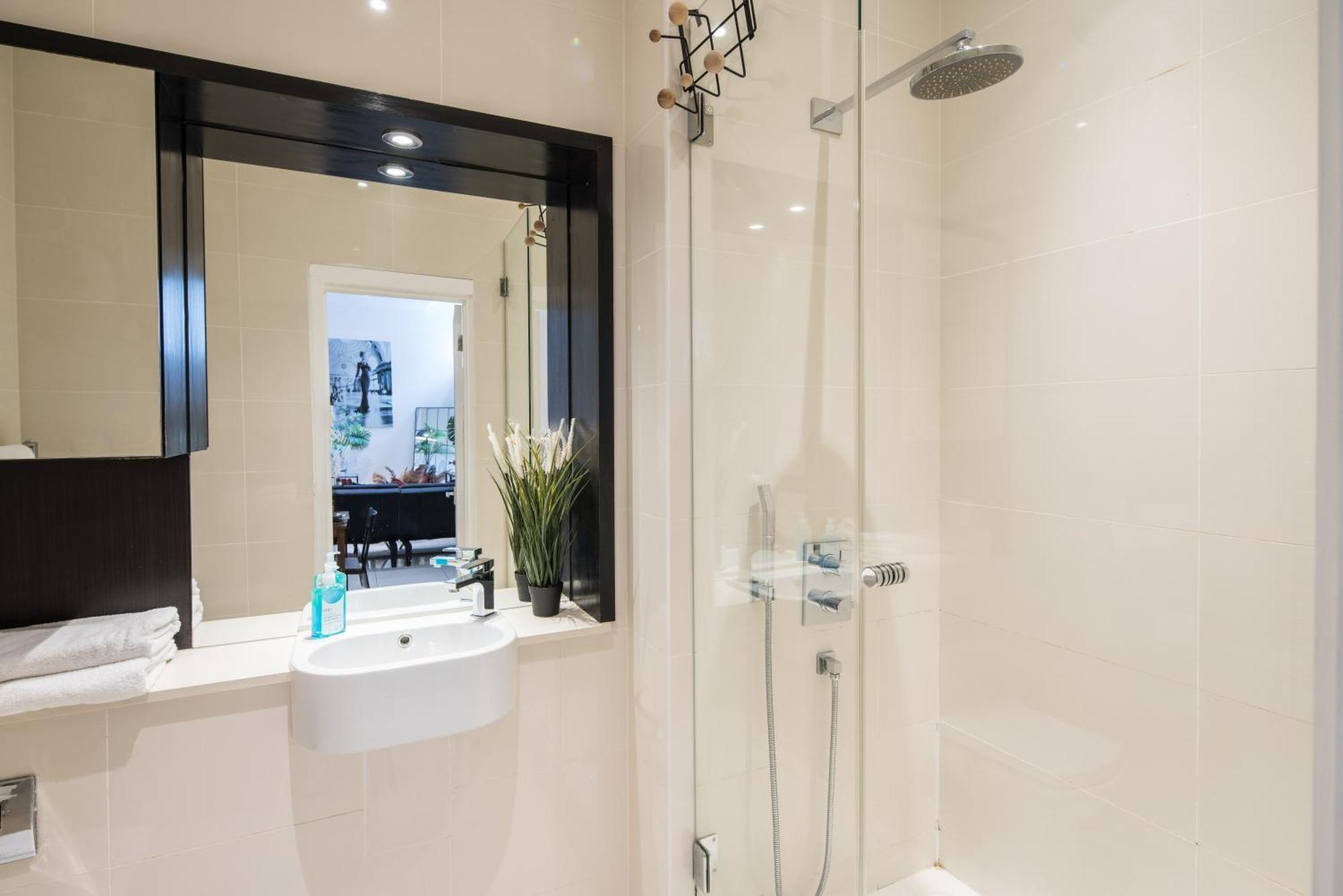 Apartament Al Central-Soho-Chinatown-Coventgarden-Cozy-Onebed Londyn Zewnętrze zdjęcie